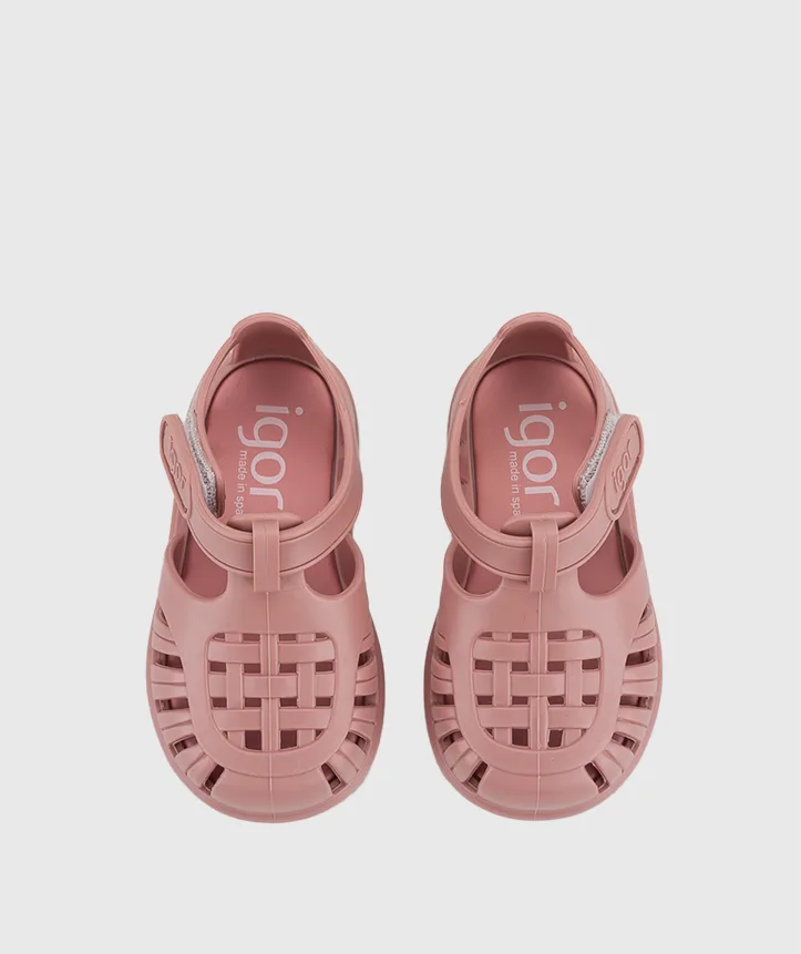 SANDÁLIA IGOR TOBBY SOLID NUEVO ROSA para menina de borracha , com fecho em velcro, impermeáveis. Vista de cima.