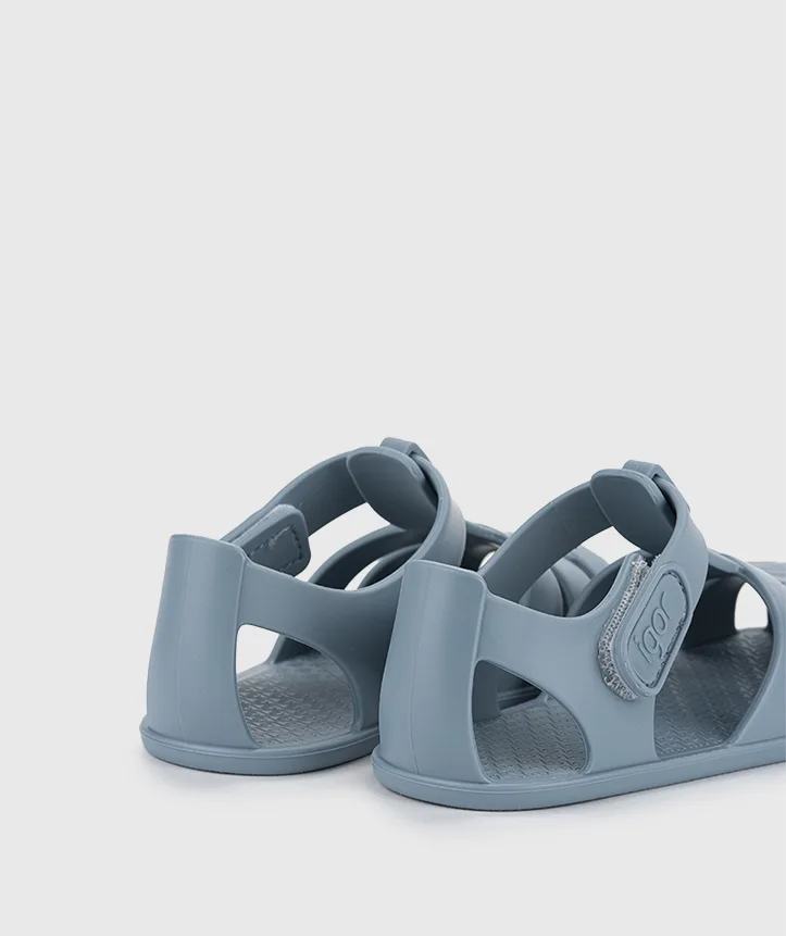 SANDÁLIA IGOR NEMO SOLID OCEANO para menino de borracha , com fecho em velcro, impermeáveis, conforto barefoot Vista de trás.