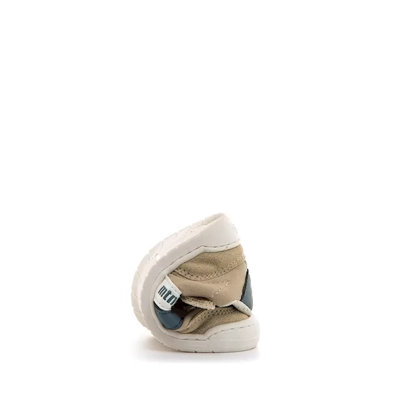 SAPATILHAS MUSTANG CAMEL infantil, com fecho em velcro, ponteira ampla, drop zero, sola 3ml. Vista de flexibilidade.