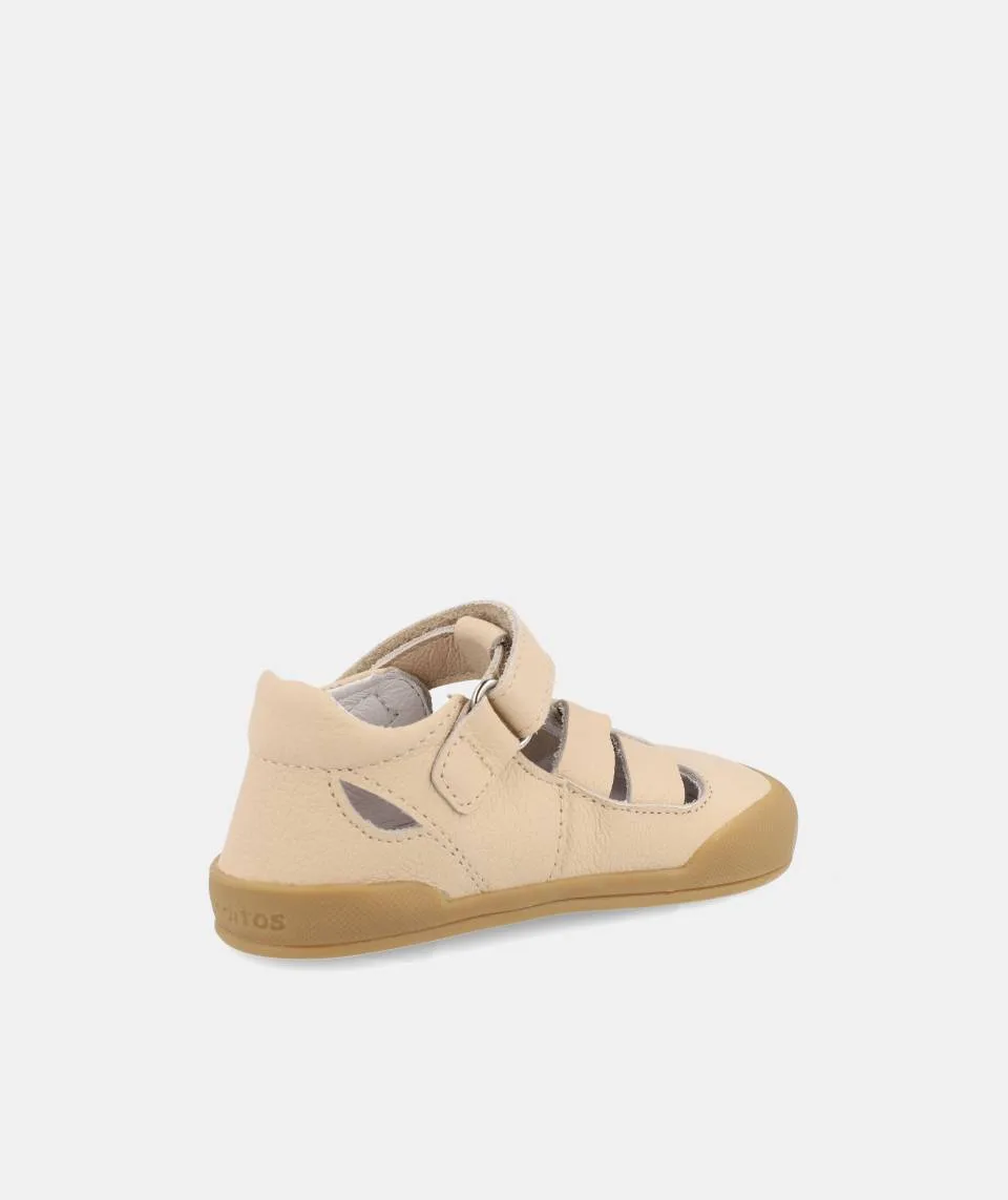 SANDÁLIA BLANDITOS OCEANO BEGE V26 unisex em pele e fecho com velcro. Calçado barefoot- Vista de frente