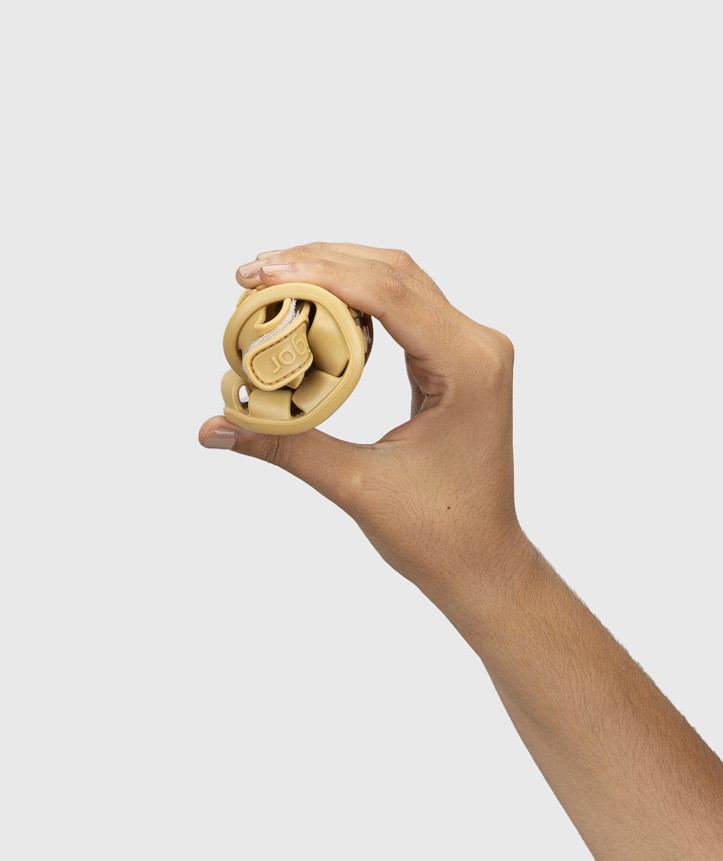 SANDÁLIA IGOR NEMO SOLID DIJON V26 de borracha para menino e menina, com fecho em velcro, impermeáveis. Vista de lado sola flexível.