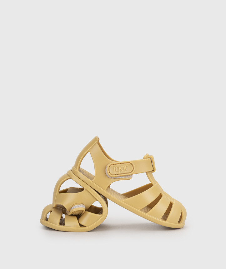 SANDÁLIA IGOR NEMO SOLID DIJON V26 de borracha para menino e menina, com fecho em velcro, impermeáveis. Vista de lado sola flexível.