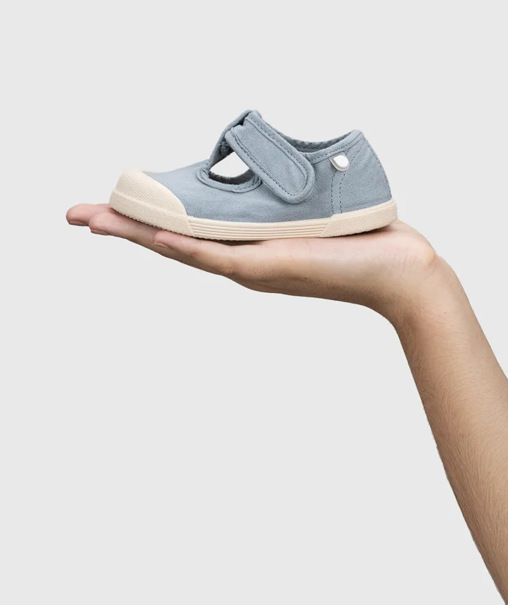SAPATILHA IGOR LONA PEPITO OCEANO unisex em pano 100% algodão, fecho com velcro, proteção na ponteira e palmilha removível. Calçado barefoot- Vista de lado
