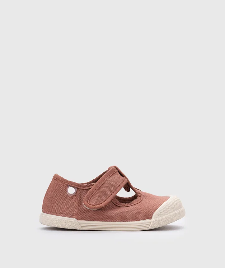 SAPATILHA IGOR LONA PEPITO TERRACOTA para menino e menina em pano 100% algodão, fecho com velcro, proteção na ponteira e palmilha removível. Calçado barefoot- Vista de lado