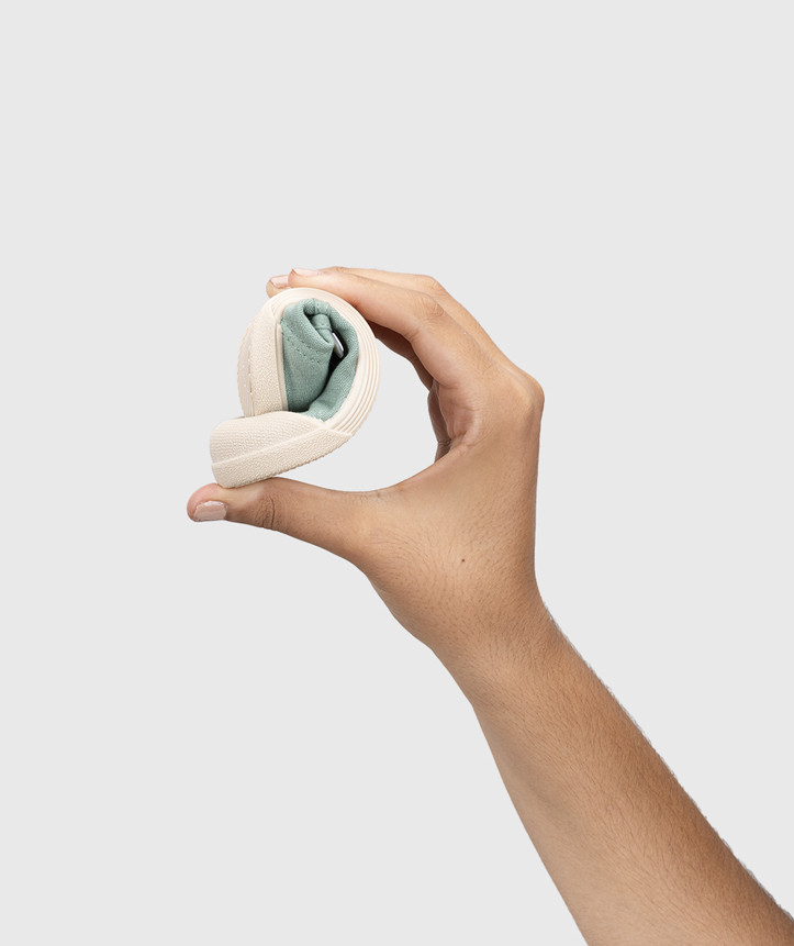 SAPATILHA IGOR LONA PEPITO MATCHA para menino e menina em pano 100% algodão, fecho com velcro, proteção na ponteira e palmilha removível. Calçado barefoot- Vista de lado