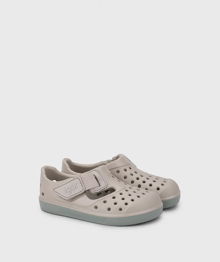 SANDÁLIA IGOR MALIBU SAND VERDE V26 de borracha infantil, com antiderrapante e velcro- Vista de lado