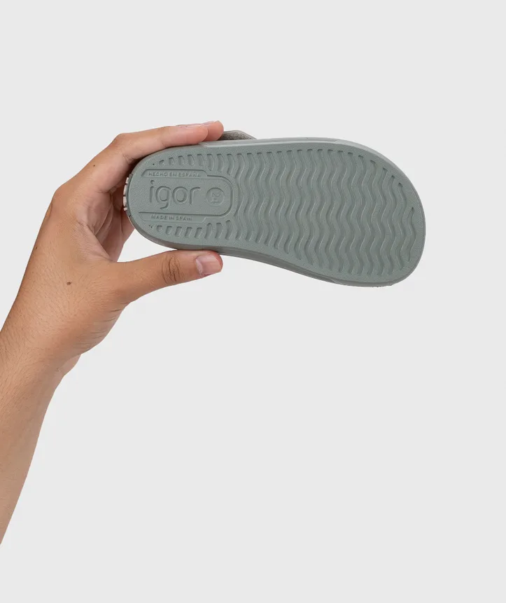 SANDÁLIA IGOR MALIBU SAND VERDE V26 de borracha infantil, com antiderrapante e fecho em velcro- Vista de baixo