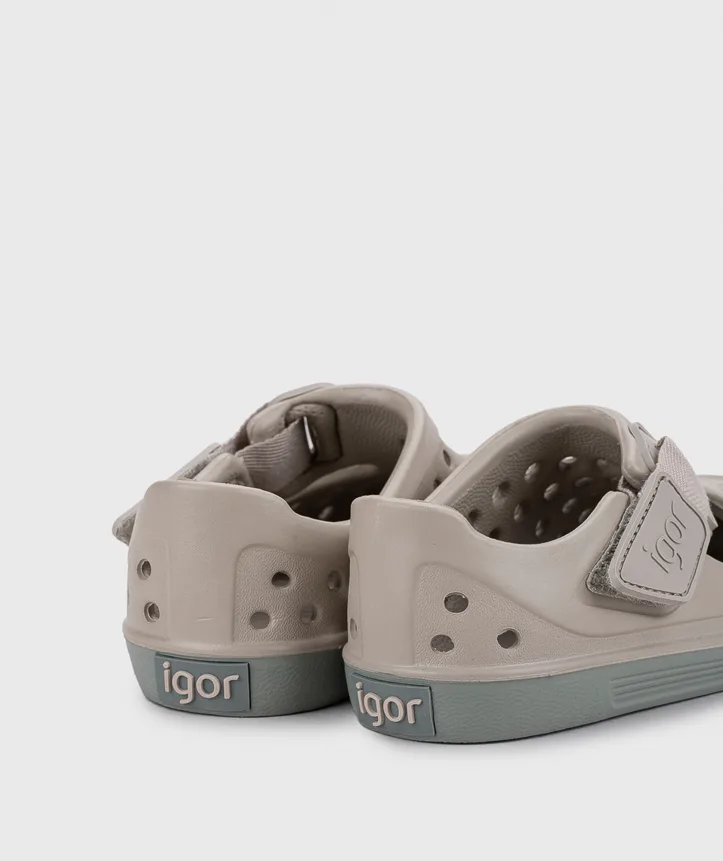 SANDÁLIA IGOR MALIBU SAND VERDE V26 de borracha infantil, com antiderrapante e fecho em velcro- Vista de trás