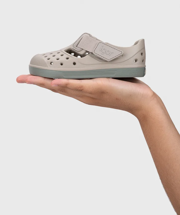 SANDÁLIA IGOR MALIBU SAND VERDE V26 de borracha para menino e menina, com antiderrapante e fecho em velcro- Vista de lado